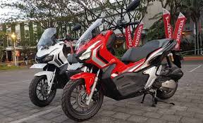Honda ADV150 ABS (1)