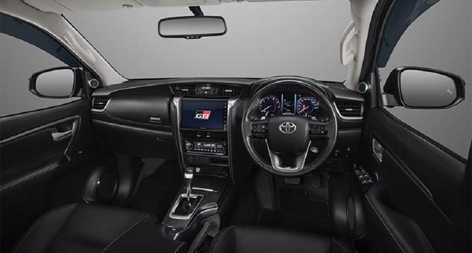 TOYOTA FORTUNER interior