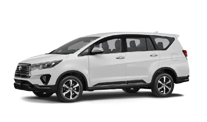 ⁠Toyota Innova Reborn diesel AT